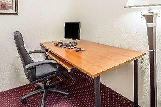 Hotel Econo Westside 3*