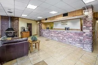 Econo Westside Hotel 3*